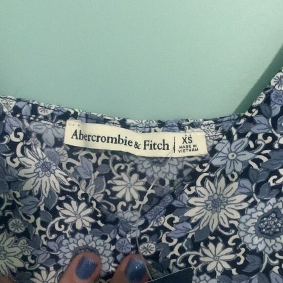 Abercrombie & Fitch crop top NWT - Picture 3 of 4